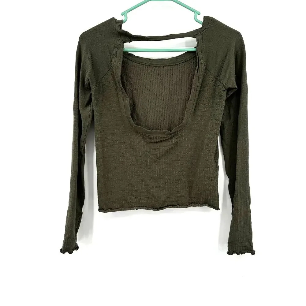 Free People Shirt Size Medium Olive Green Waffle Long Sleeved Crop Top Open Back